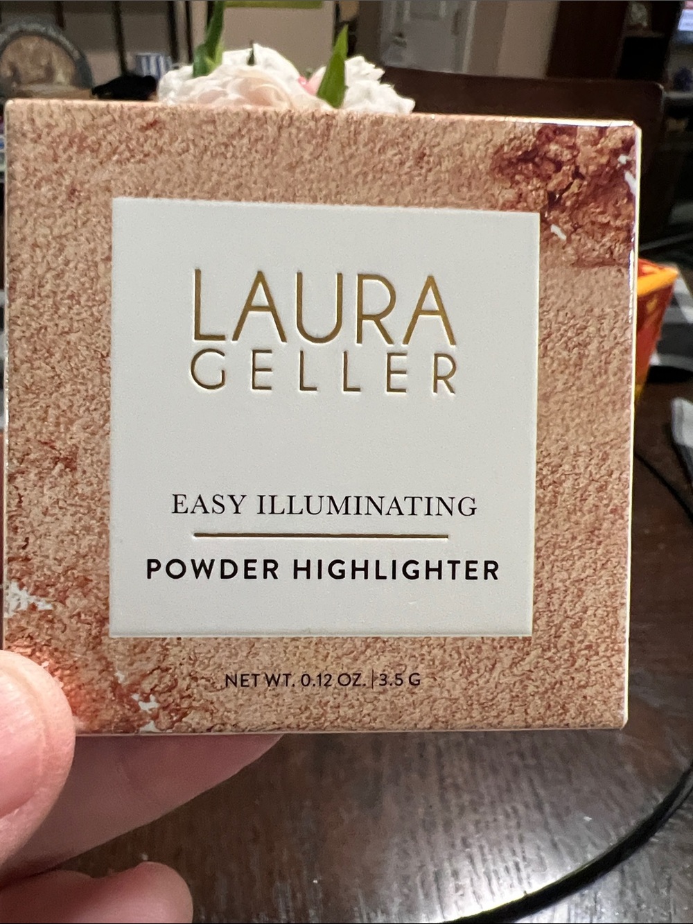 New Laura Geller Powder Highlighter in Champagne/Gold Glow
